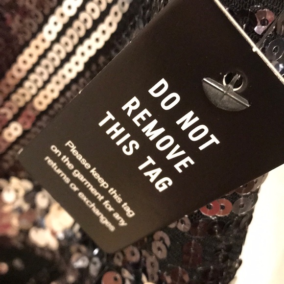 Women’s Dress - Picture 3 of 3